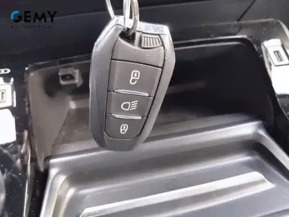 Photo 19 Peugeot 2008  BlueHDi 130 S&S EAT8