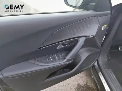 Photo 11 Peugeot 2008  BlueHDi 130 S&S EAT8