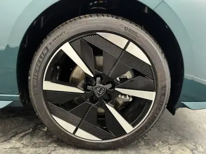 Photo 11 Peugeot 308  Electrique 55 kWh 156ch