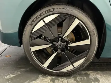 Photo 19 Peugeot 308  Electrique 55 kWh 156ch