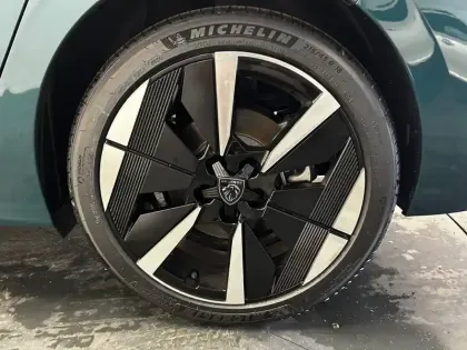 Photo 22 Peugeot 308  Electrique 55 kWh 156ch