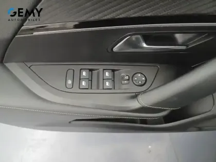 Photo 11 Peugeot 2008  PureTech 130 S&S EAT8