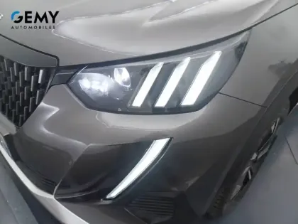 Photo 15 Peugeot 2008  PureTech 130 S&S EAT8