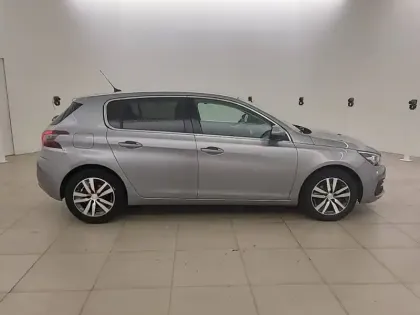 Photo 33 Peugeot 308  PureTech 130ch S&S BVM6