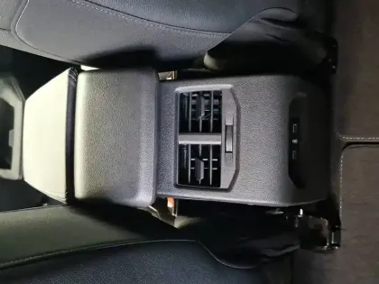 Photo 33 Renault Megane  E-Tech EV60 220 ch super charge