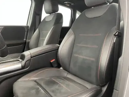 Photo 14 Mercedes Classe B  250 e 8G-DCT