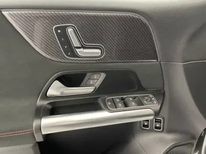 Photo 27 Mercedes Classe B  250 e 8G-DCT