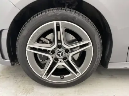 Photo 17 Mercedes Classe B  250 e 8G-DCT