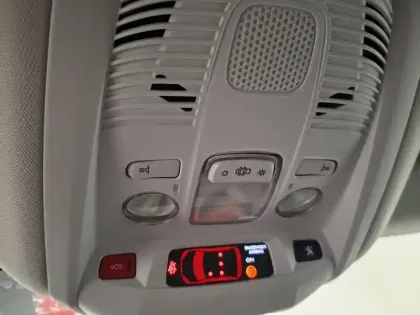 Photo 41 Peugeot 3008  Hybrid 225 e-EAT8