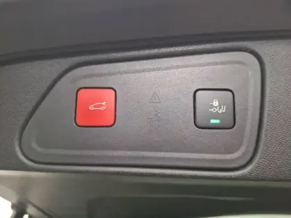 Photo 19 Peugeot 3008  Hybrid 225 e-EAT8