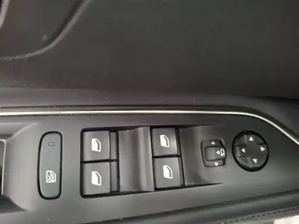 Photo 35 Peugeot 3008  Hybrid 225 e-EAT8