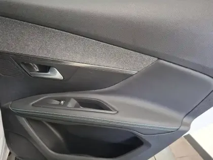 Photo 21 Peugeot 3008  Hybrid 225 e-EAT8