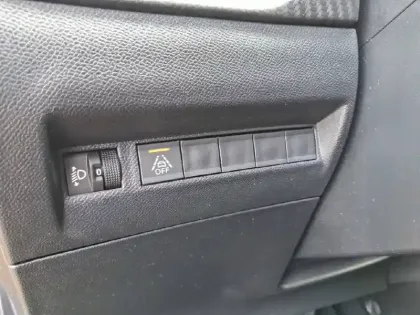 Photo 23 Peugeot 208  PureTech 100 S&S EAT8