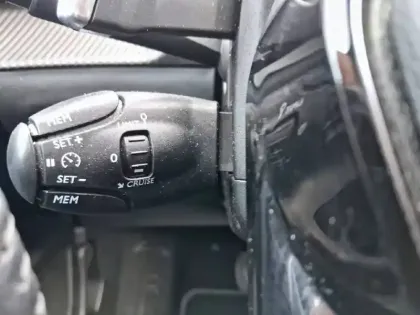 Photo 20 Peugeot 208  PureTech 100 S&S EAT8