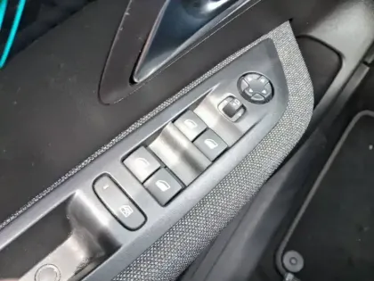 Photo 22 Peugeot 208  PureTech 100 S&S EAT8