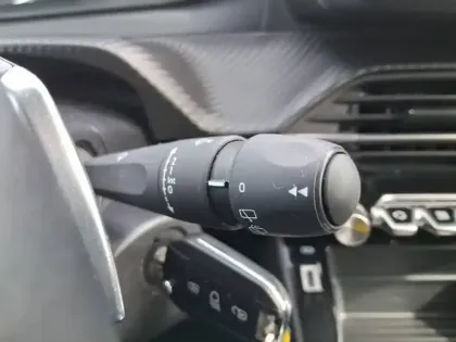 Photo 18 Peugeot 208  PureTech 100 S&S EAT8