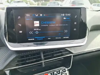 Photo 24 Peugeot 208  PureTech 100 S&S EAT8