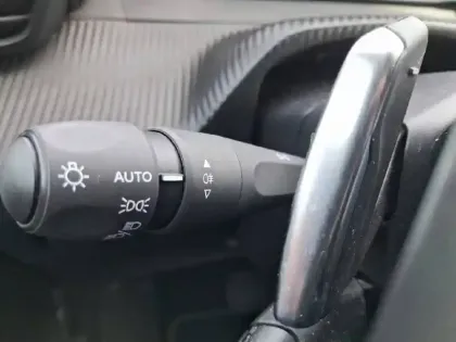 Photo 21 Peugeot 208  PureTech 100 S&S EAT8