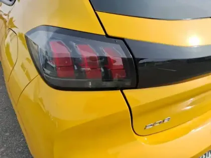 Photo 16 Peugeot 208  PureTech 100 S&S EAT8