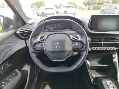 Photo 8 Peugeot 208  PureTech 100 S&S EAT8