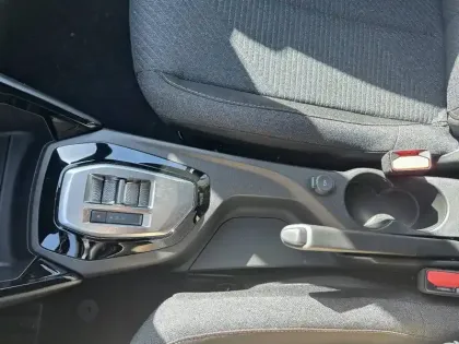 Photo 13 Peugeot 2008  Hybrid 110 e-DCS6