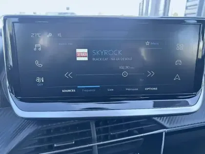 Photo 17 Peugeot 2008  Hybrid 110 e-DCS6