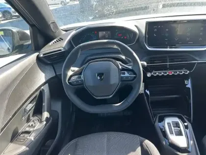 Photo 8 Peugeot 2008  Hybrid 110 e-DCS6