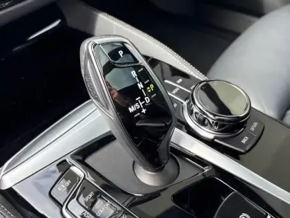 Photo 11 BMW Serie 5 Touring 540d TwinPower Turbo xDrive 340 ch BVA8