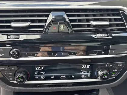 Photo 39 BMW Serie 5 Touring 540d TwinPower Turbo xDrive 340 ch BVA8