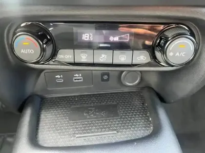 Photo 11 Nissan Juke  HYBRID 143