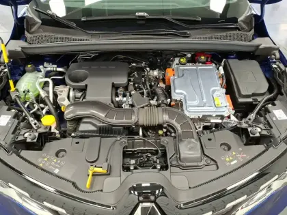 Photo 12 Renault Captur  E-Tech full hybrid 145