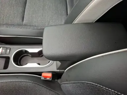 Photo 22 Renault Captur  E-Tech full hybrid 145