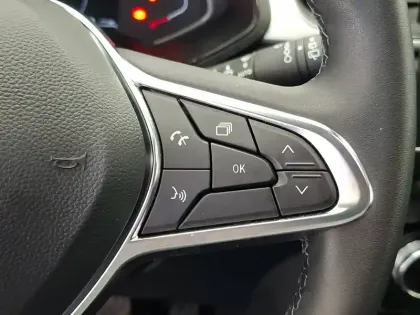 Photo 33 Renault Captur  E-Tech full hybrid 145