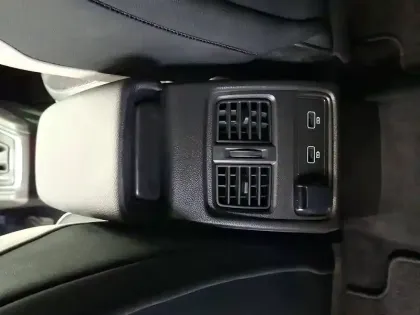 Photo 31 Renault Captur  E-Tech full hybrid 145