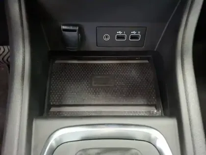 Photo 24 Renault Captur  E-Tech full hybrid 145