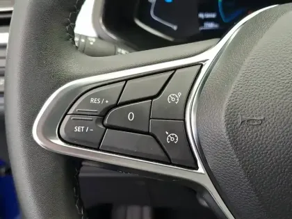 Photo 32 Renault Captur  E-Tech full hybrid 145