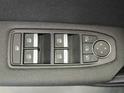 Photo 29 Renault Captur  E-Tech full hybrid 145