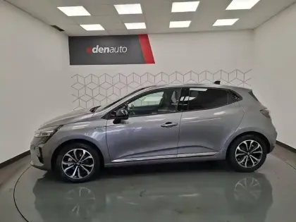 Photo 6 Renault Clio  E-Tech full hybrid 145 ch GSR2
