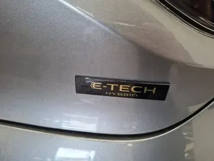 Photo 17 Renault Clio  E-Tech full hybrid 145 ch GSR2