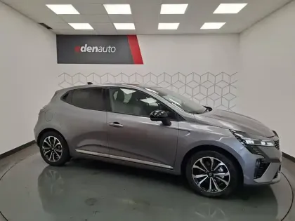 Photo 12 Renault Clio  E-Tech full hybrid 145 ch GSR2