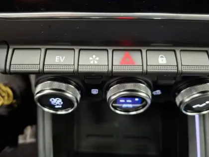Photo 43 Renault Clio  E-Tech full hybrid 145 ch GSR2
