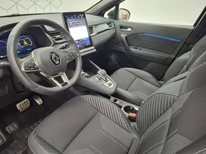 Photo 37 Renault Captur  E-Tech full hybrid 145 ch