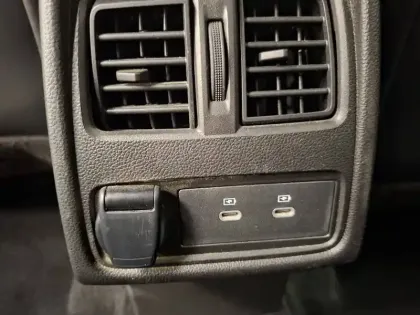 Photo 34 Renault Captur  E-Tech full hybrid 145 ch