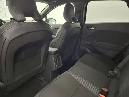 Photo 33 Renault Captur  E-Tech full hybrid 145 ch