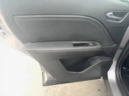 Photo 25 Renault Captur  mild hybrid 160 EDC