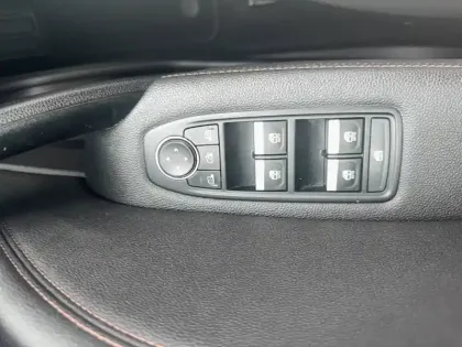 Photo 53 Renault Captur  mild hybrid 160 EDC