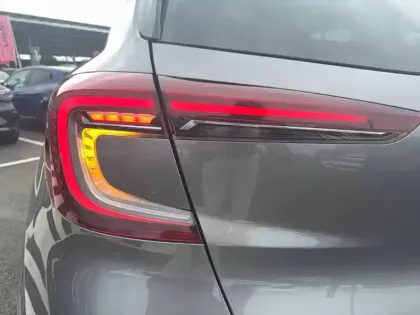 Photo 18 Renault Captur  mild hybrid 160 EDC