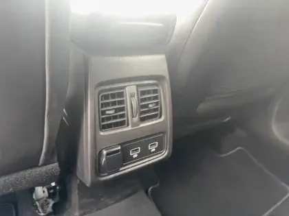 Photo 28 Renault Captur  mild hybrid 160 EDC