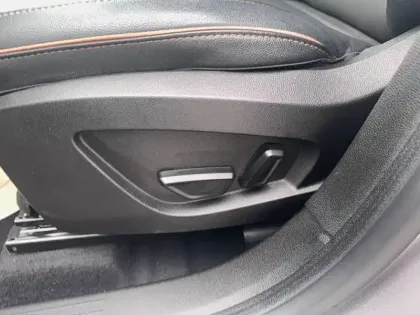 Photo 30 Renault Captur  mild hybrid 160 EDC