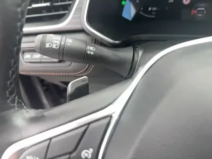 Photo 52 Renault Captur  mild hybrid 160 EDC